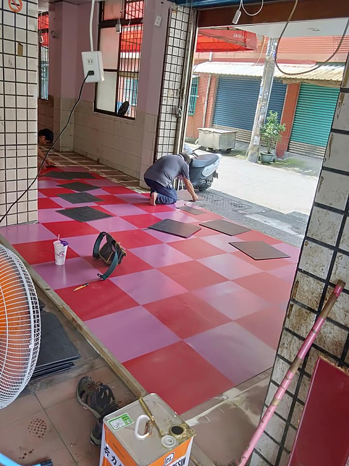 【高雄油漆工程】夾娃娃機店地板需要翻新作業完成之後應該如何?